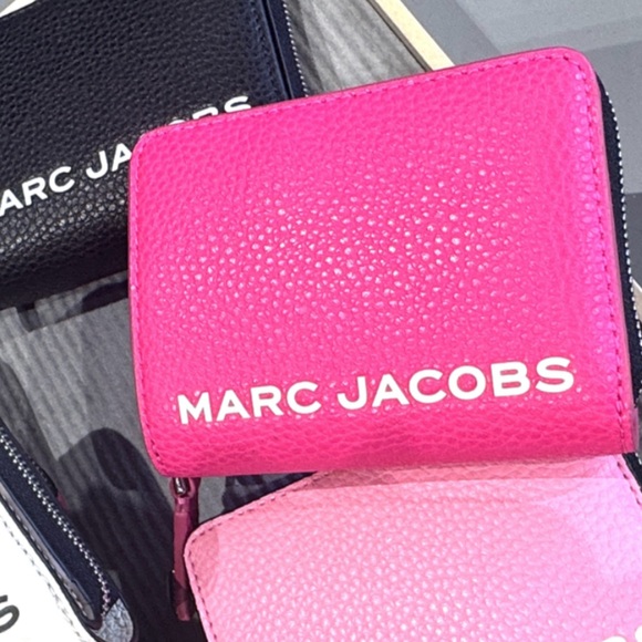 Marc Jacobs In Barbie Pink - Picture 2 of 6